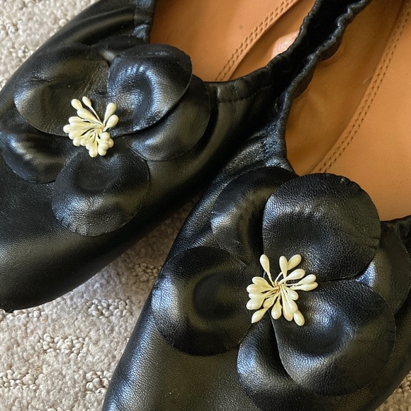 TORY BURCH black nappa leather Flower Ballet flats, 9.5. - Picture 4 of 13